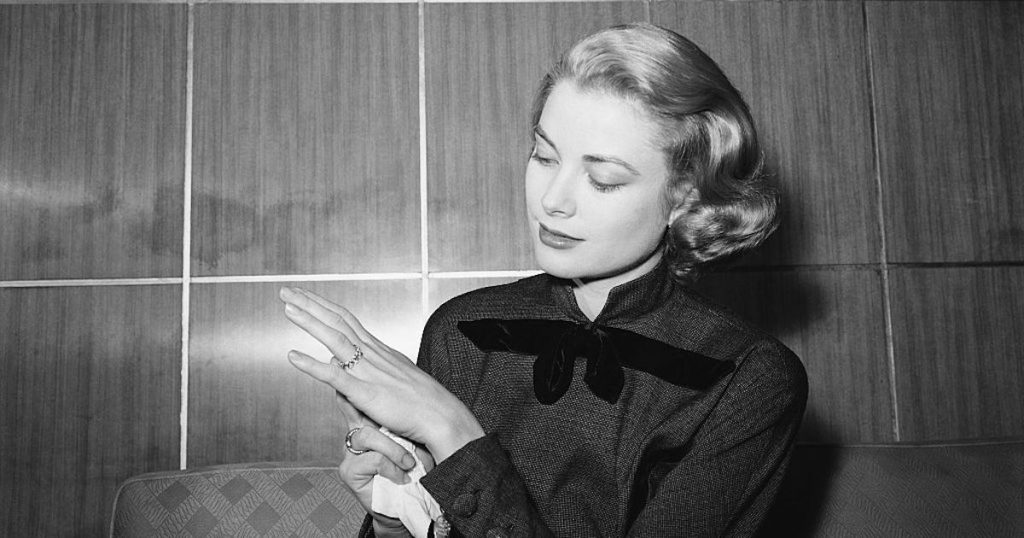 Grace Kelly, with her original wedding ring.